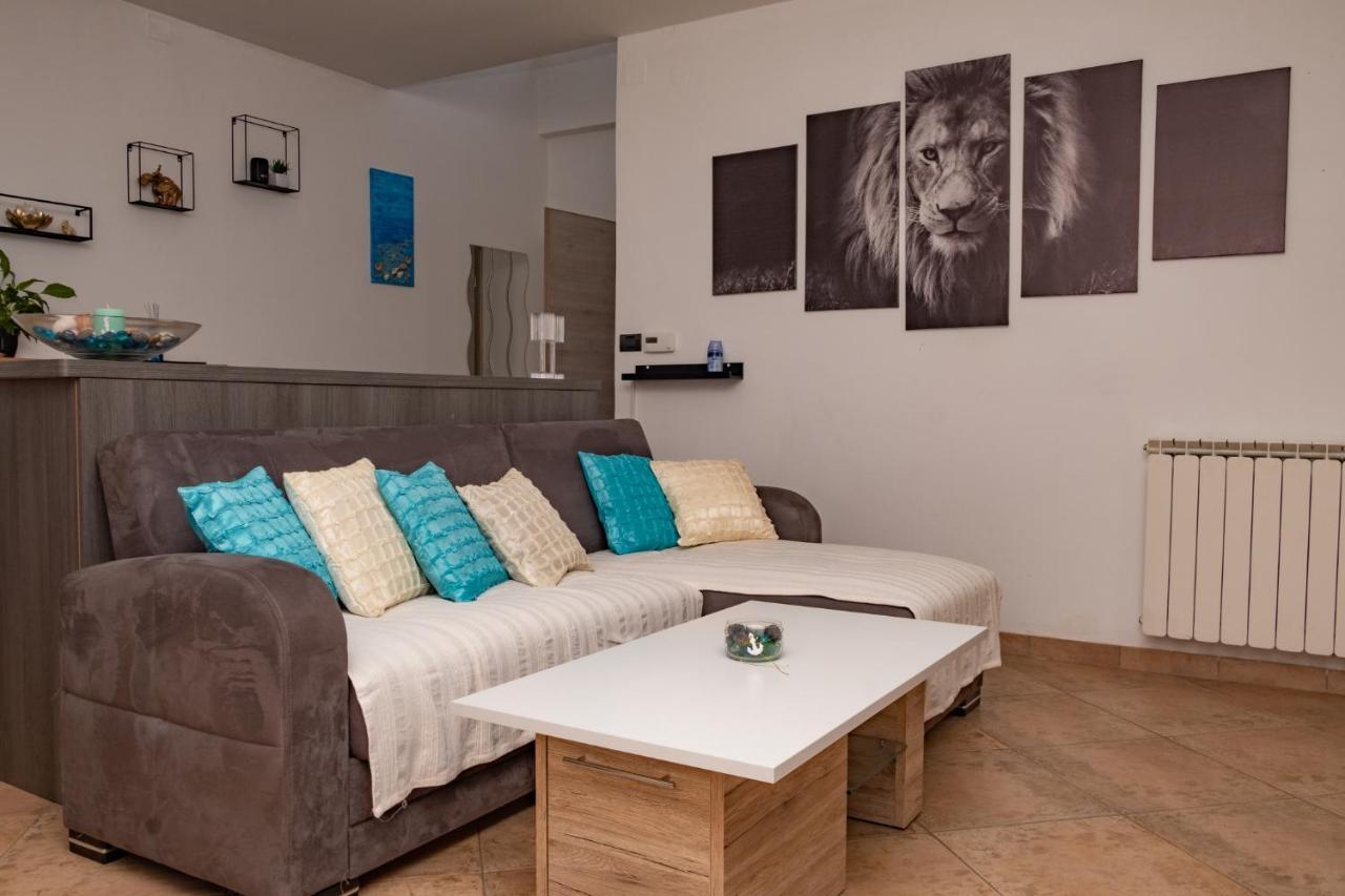 Sea Apartment Ізола Екстер'єр фото
